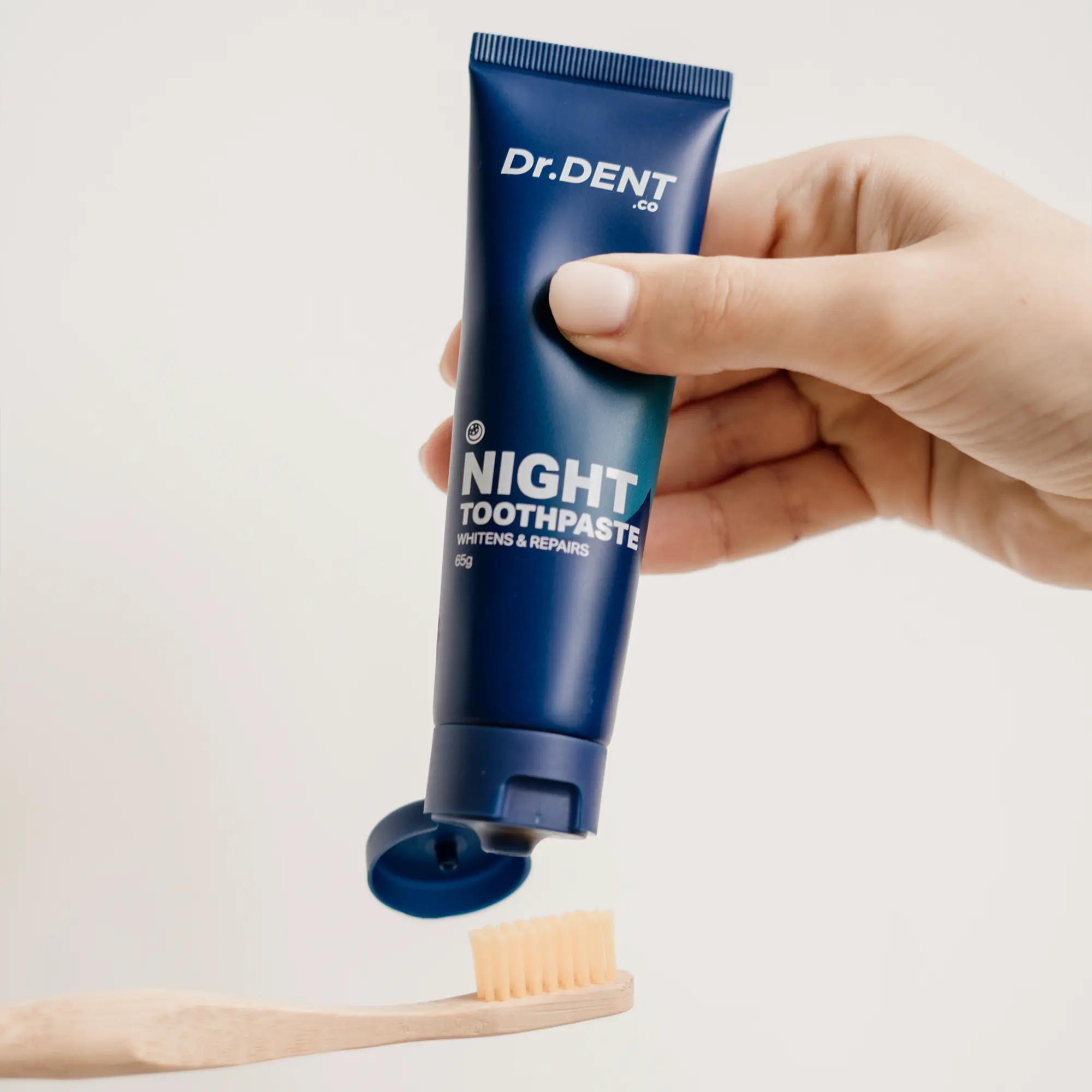 Day and Night Teeth Whitening Toothpaste - Image 4